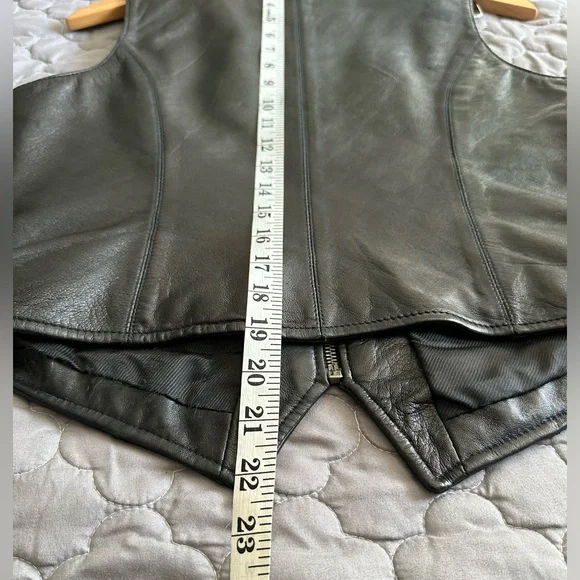 EUC Oakwood 100% leather vest ** - Picture 6 of 8